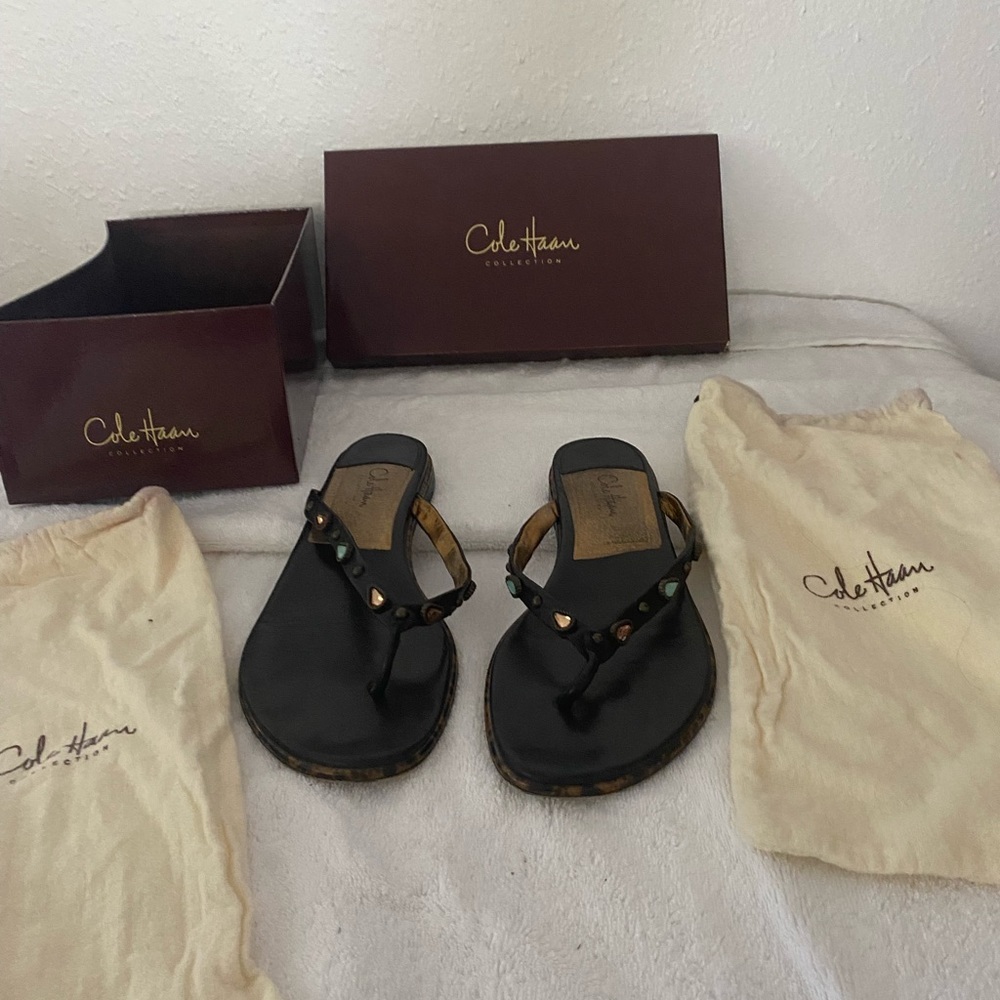 Cole Haan shoes. Sz. 8.5 MSRP $240.Black‎ with accents.